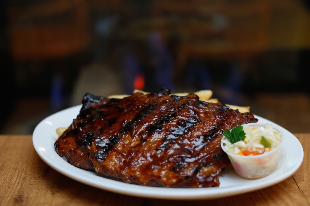 Fisherville Hotel & Tavern | 2 Erie Ave S, Fisherville, ON N0A 1G0, Canada | Phone: (905) 779-3433