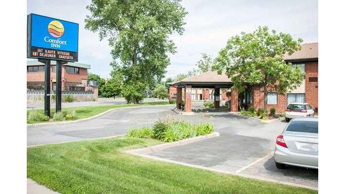 Comfort Inn South | 7863 Bd Taschereau, Brossard, QC J4Y 1A4, Canada | Phone: (450) 678-9350