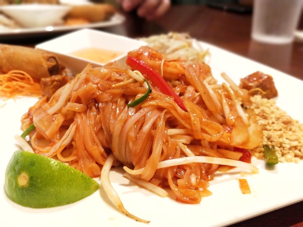 Canadian Thai | 2300 John St #4, Thornhill, ON L3T 6G7, Canada | Phone: (905) 707-2300