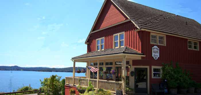 Kingfish at West Sound | 4362 Crow Valley Rd, Eastsound, WA 98245, USA | Phone: (360) 376-4440