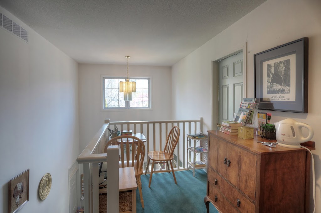 By the Bridge Bed & Breakfast | 1942 McDougall St, Kelowna, BC V1Y 1A2, Canada | Phone: (250) 860-7518