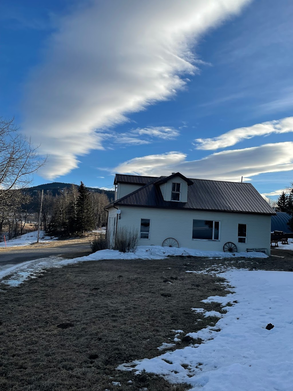 Noble Ranch Bed and Breakfast | 6032 RRD2-2A, Pincher Creek, AB T0K 1W0, Canada | Phone: (403) 627-8117