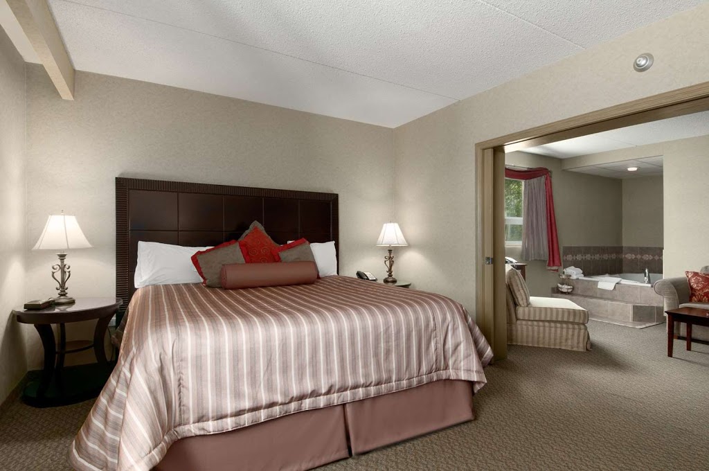 Travelodge by Wyndham Winnipeg East | 20 Alpine Ave, Winnipeg, MB R2M 0Y5, Canada | Phone: (204) 255-6000