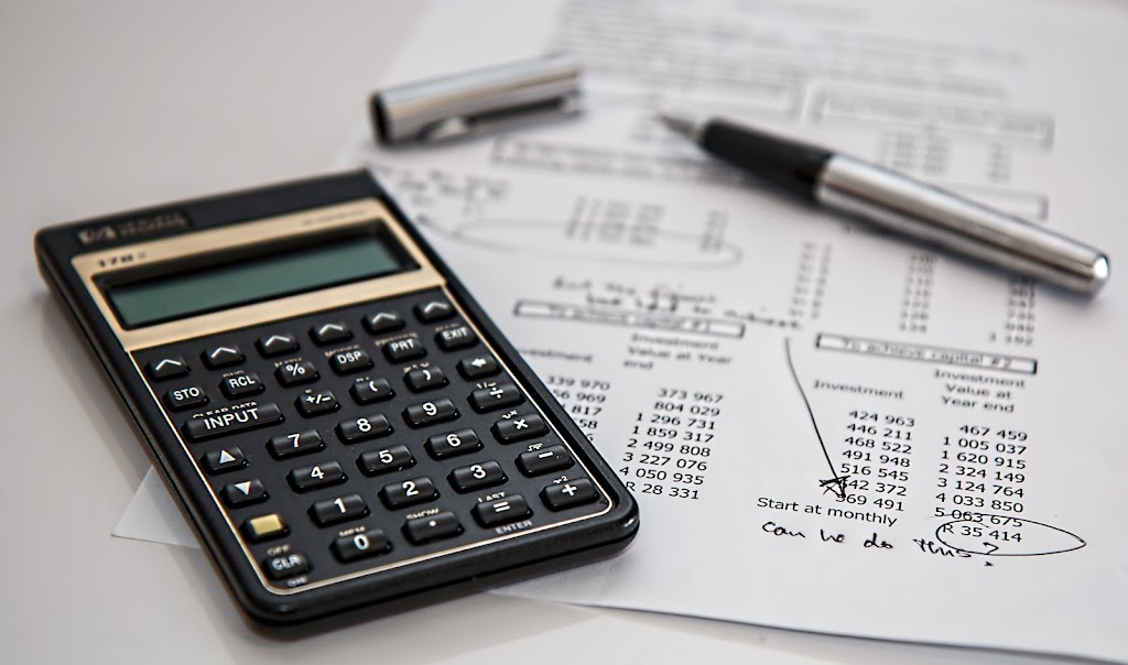 Lea Plonski Accounting & Tax Solutions | 5865 Rue David Lewis, Côte Saint-Luc, QC H3X 3Z9, Canada | Phone: (514) 484-7804