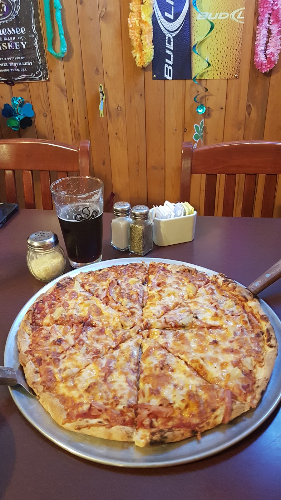 Flos Bar & Grill | 229 Third St, Craik, SK S0G 0V0, Canada | Phone: (306) 734-2355