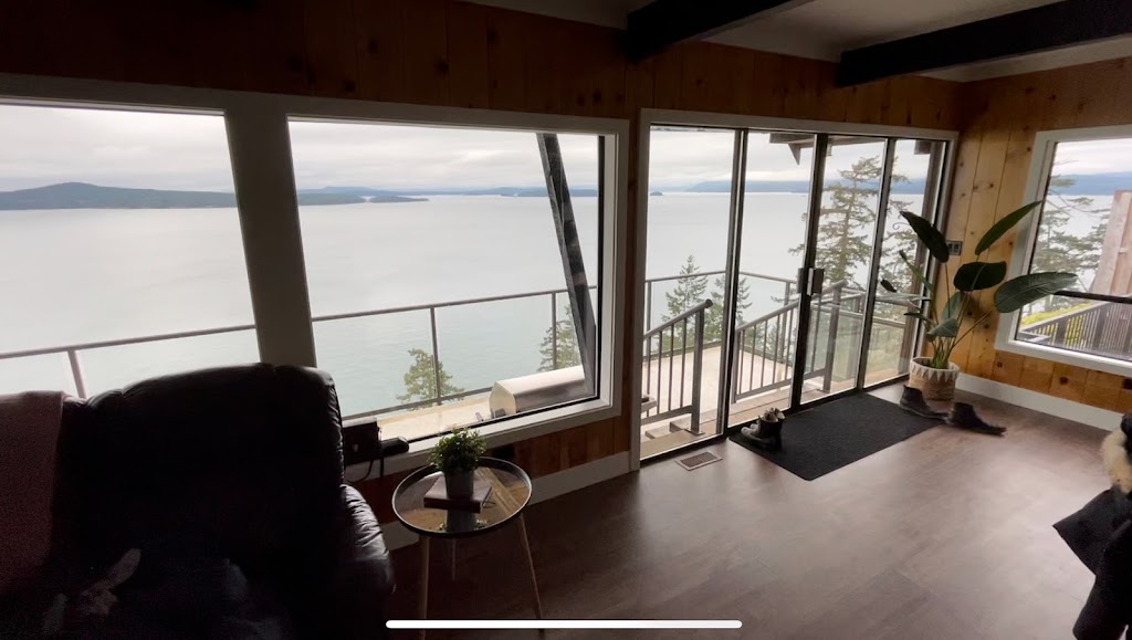 The Denby On Pender | 3829 Cutlass Ct, Pender Island, BC V0N 2M2, Canada | Phone: (778) 321-2563