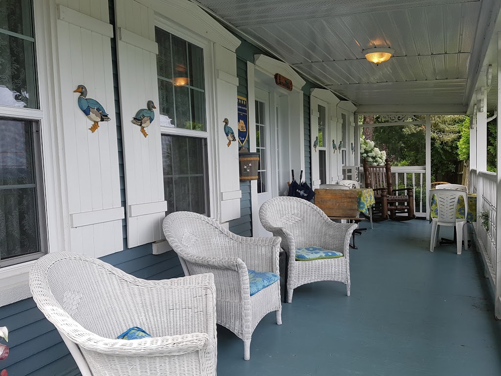 Aux Jardins Champêtres | 1575 Chemin des Pères, Magog, QC J1X 5R9, Canada | Phone: (819) 868-0665