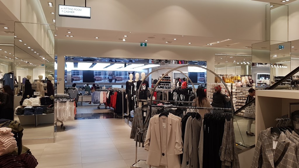 H&M | 3401 Dufferin St, Toronto, ON M6G 3A1, Canada | Phone: (855) 272-7007