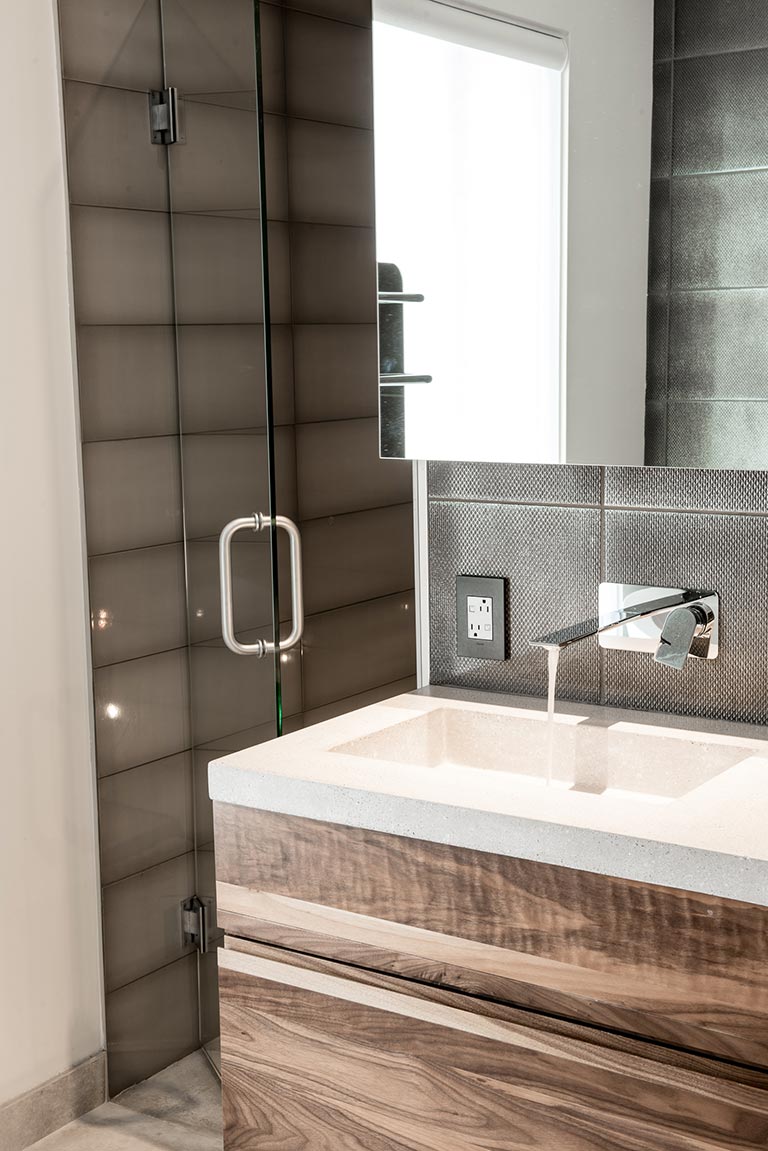Andre Brisson Meubles Design | 1408 Rue de Vimy, Saguenay, QC G7G 1B4, Canada | Phone: (418) 693-1861