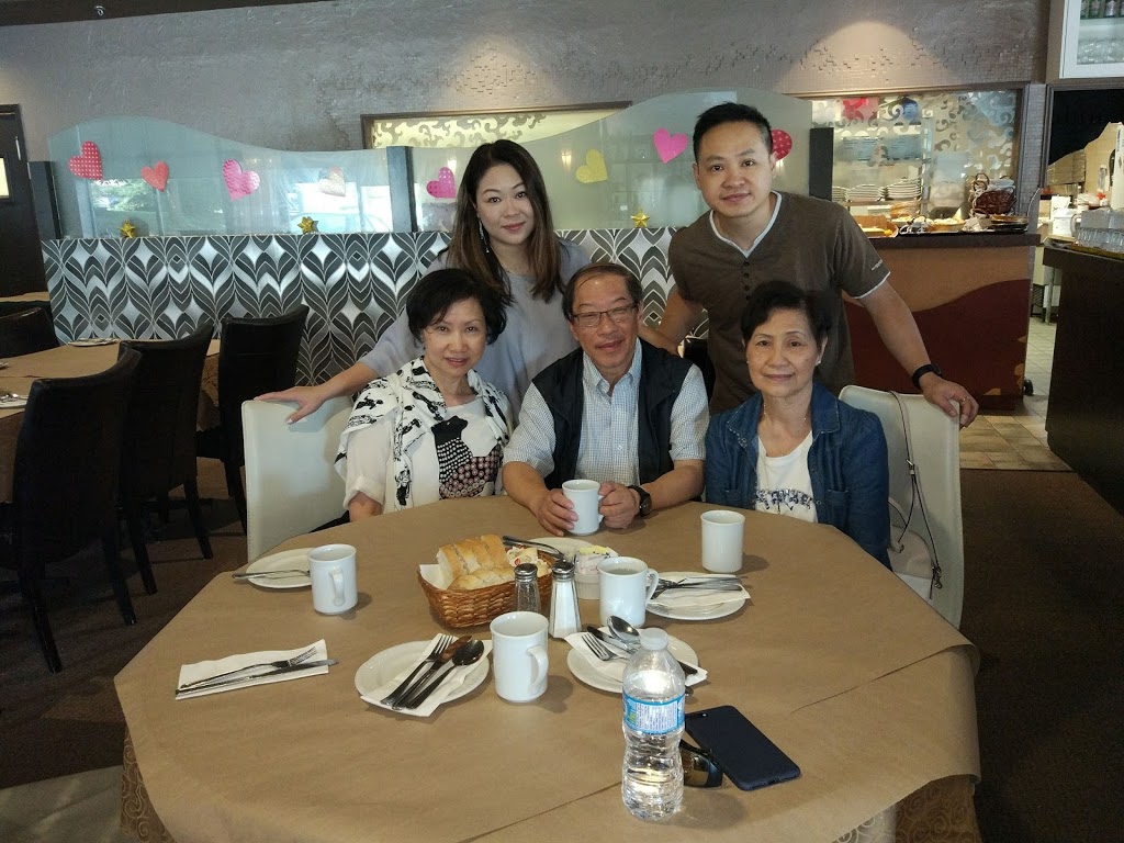 Village Gate Plaza | 9665 Bayview Ave, Richmond Hill, ON L4C 9V4, Canada | Phone: (905) 770-5039