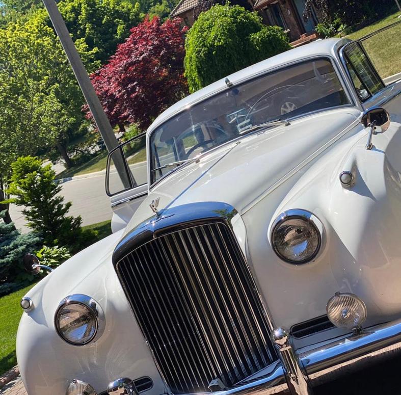 six limo | 2401 Ellesmere Rd unit 3, Toronto, ON M1G 3M8, Canada | Phone: (416) 546-6800
