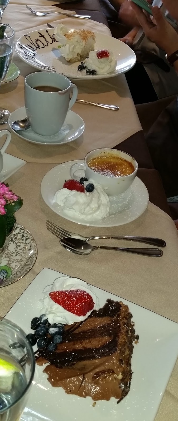 West Plains Bistro | 133 Plains Rd E, Burlington, ON L7T 2L3, Canada | Phone: (905) 333-9449