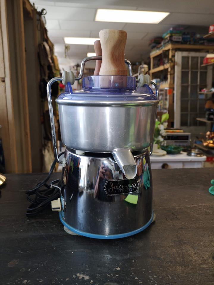 La brocante dAnnie | 353 Rue Principale, Sainte-Émélie-de-lÉnergie, QC J0K 2K0, Canada | Phone: (450) 750-2001