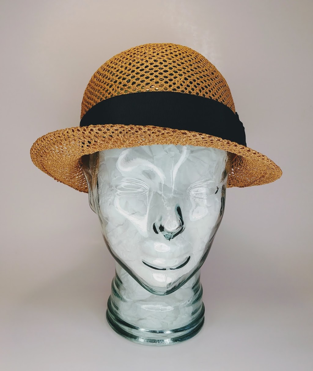 Le Petit Chapeau | 217 Mary St, Orillia, ON L3V 3E5, Canada | Phone: (705) 330-6814