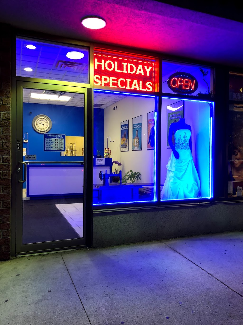 Spot Free Cleaners | 5025 Heatherleigh Ave, Mississauga, ON L5V 2Y7, Canada | Phone: (905) 232-2525