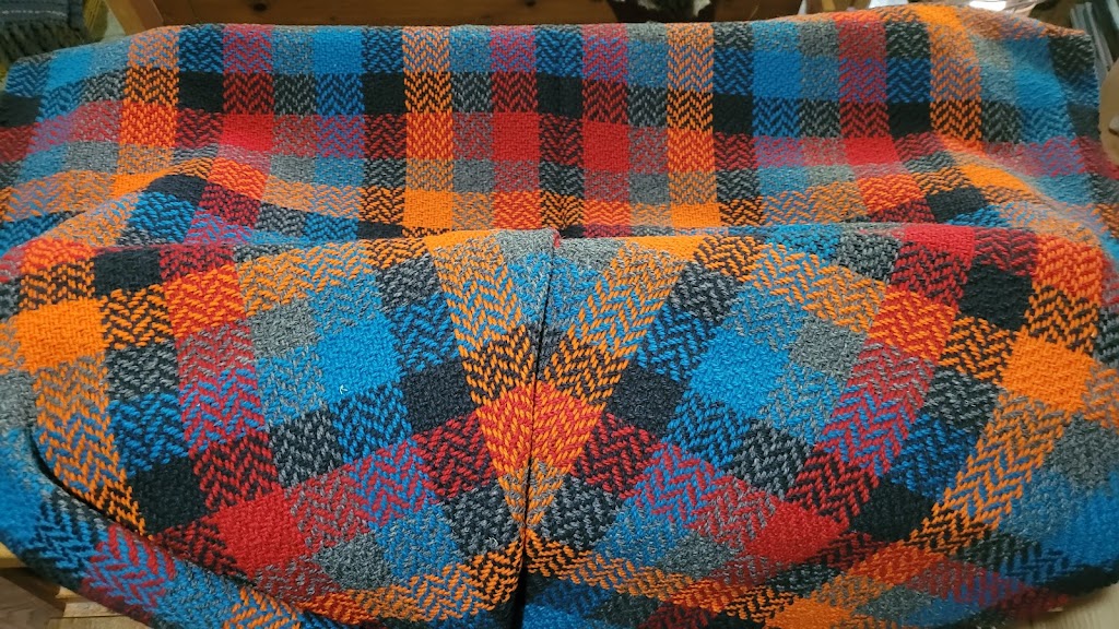 MacAuslands Woollen Mills | 38317 PE-2, Bloomfield, PE C0B 1E0, Canada | Phone: (902) 859-3005