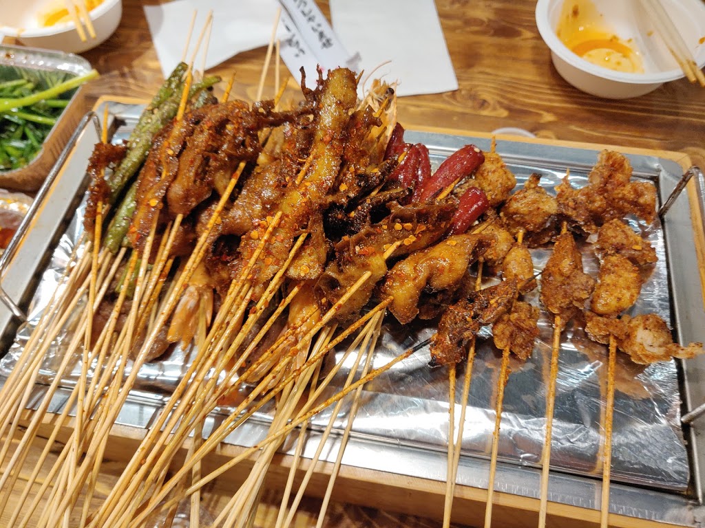 柳七爷麻辣小龙虾 Spicy Uncle | 4733 Steeles Ave E, Scarborough, ON M1V 4S5, Canada | Phone: (416) 297-7878