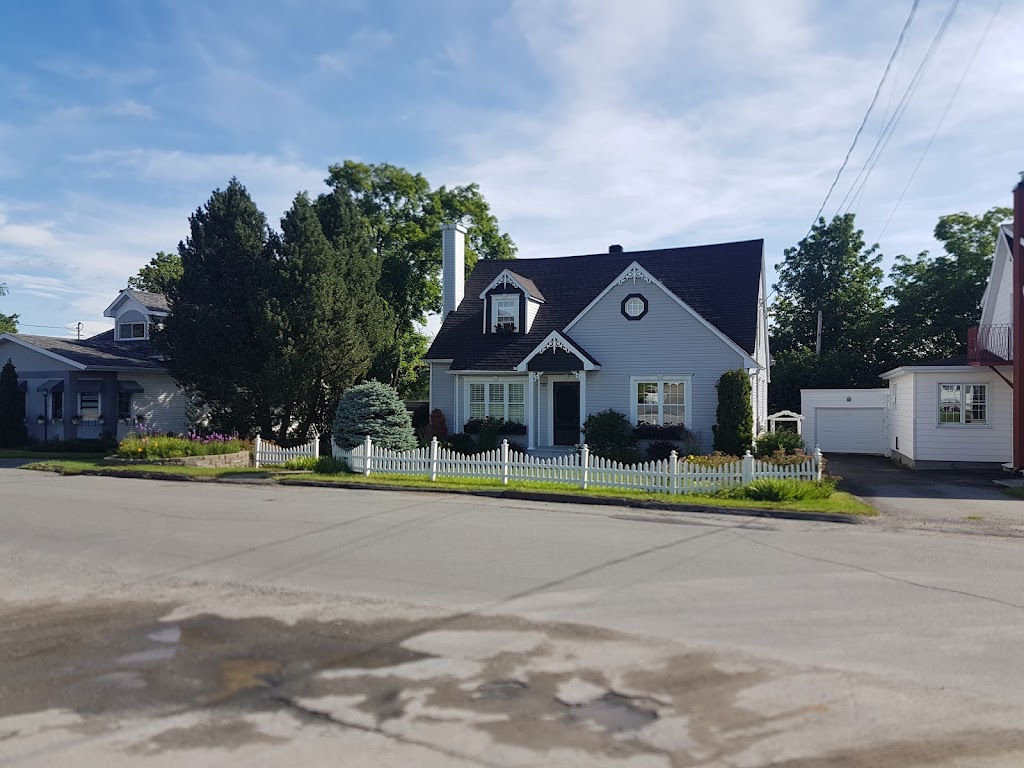 Auberge 4 Saisons | 502 10e Avenue S, East Broughton Station, QC G0N 1H0, Canada | Phone: (418) 427-4280