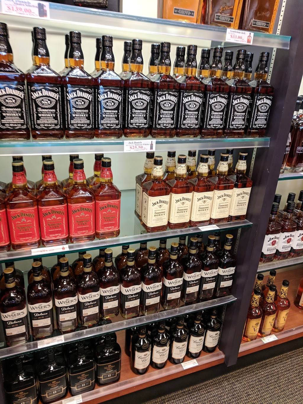 Emerson Duty Free Shop | Hwy I, 29, Emerson, MB R0A 0L0, Canada | Phone: (204) 373-2600