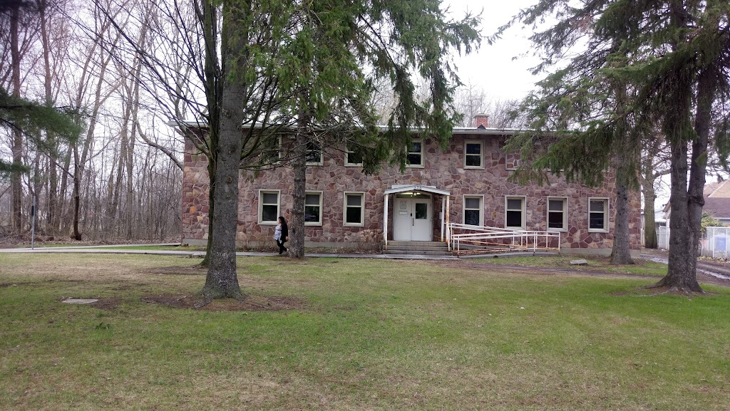 Lîle-Perrot Adult Education Centre | 333 Bd Perrot, LÎle-Perrot, QC J7V 3G5, Canada | Phone: (514) 477-7020