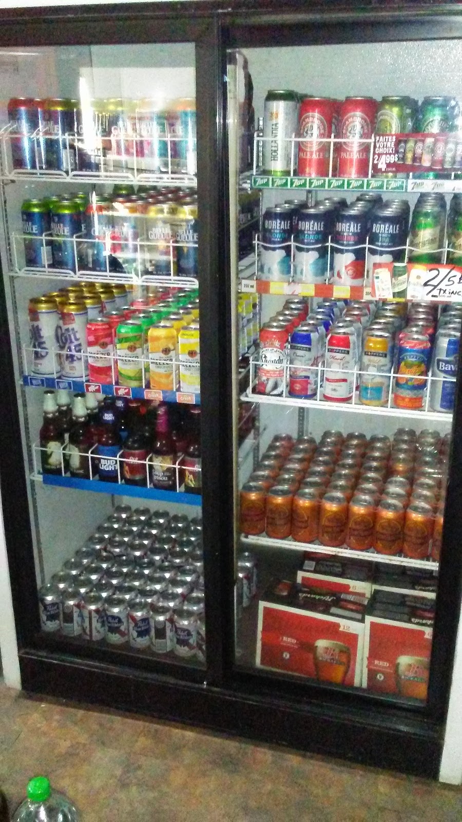 Dépanneur Chez Suzanne | 1550 Rue Beaubien E, Montréal, QC H2G 1L2, Canada | Phone: (438) 383-9899