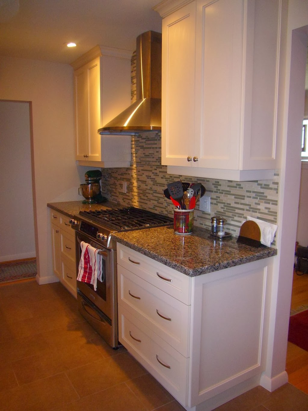 Avonlea Kitchen & Bathroom Concepts | 1980 Danforth Ave, Toronto, ON M4C 1J6, Canada | Phone: (416) 422-5276