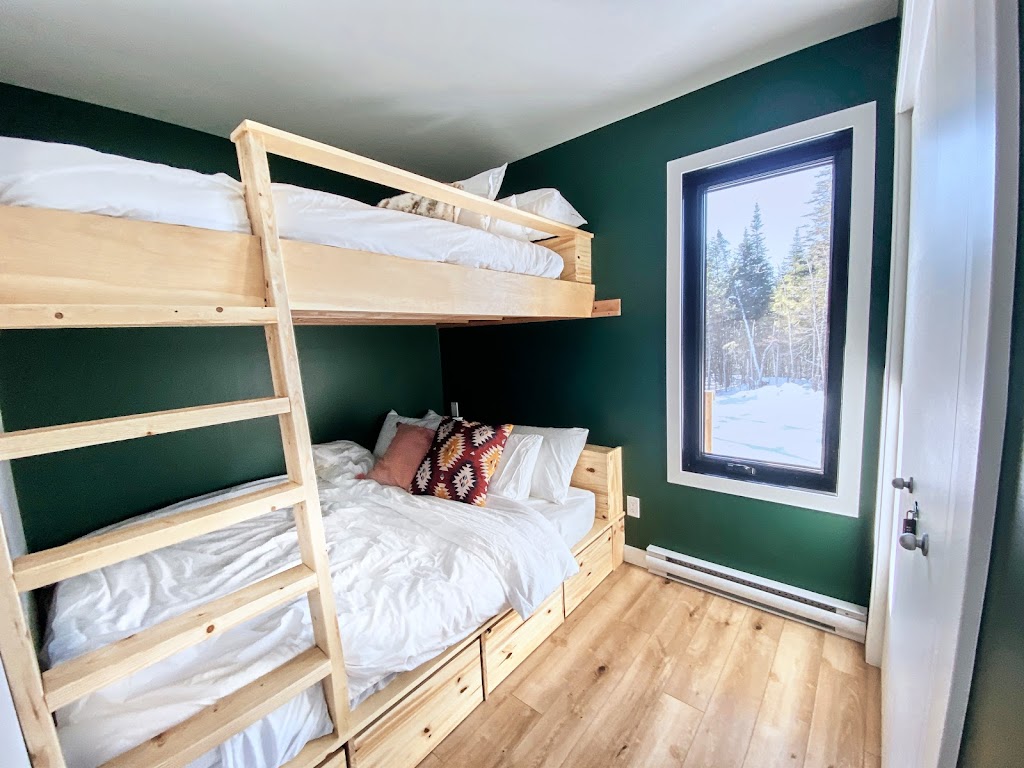 Le Rokh | 19 chemin du Lynx, Lac-Beauport, QC G3B 0C9, Canada | Phone: (418) 473-6542
