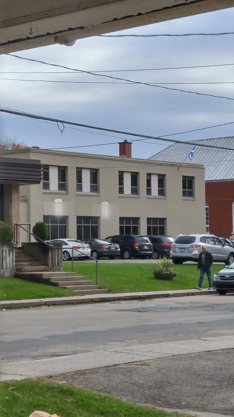 École LArc-En-Ciel | 200 Rue Principale, Boileau, QC J0T 1G0, Canada | Phone: (819) 429-4101