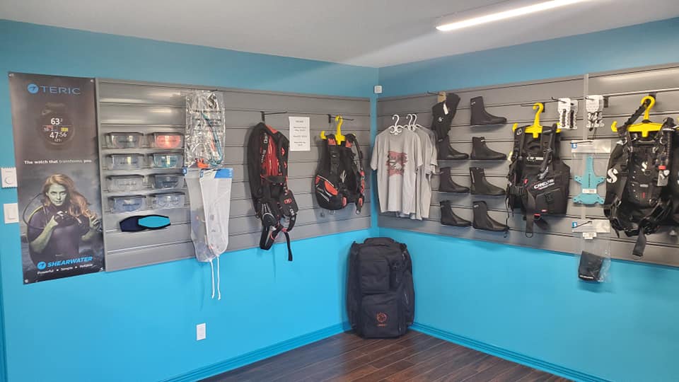 Scuba Finatics | 6954 McKeown Dr #1, Greely, ON K4P 1A2, Canada | Phone: (613) 808-7604