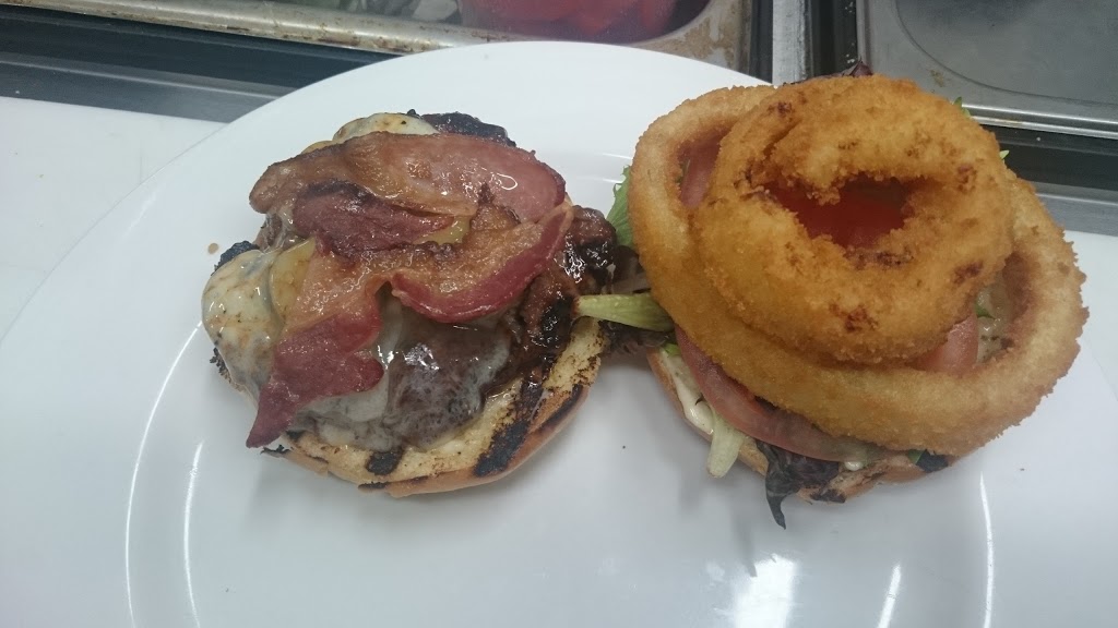 The Painted Pony bar and Grill | 26 Bridge St, Sackville, NB E4L 3N5, Canada | Phone: (506) 939-7779