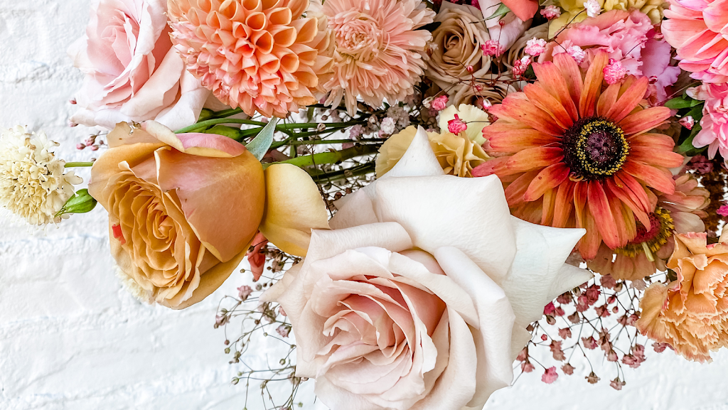 Living Fresh Flower Studio | 1382 King St N, St. Jacobs, ON N0B 2N0, Canada | Phone: (226) 336-1017