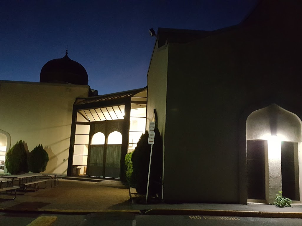 Richmond Jamea Mosque | 1B3, 12300 Blundell Rd, Richmond, BC V6W 1B3, Canada | Phone: (604) 233-7006