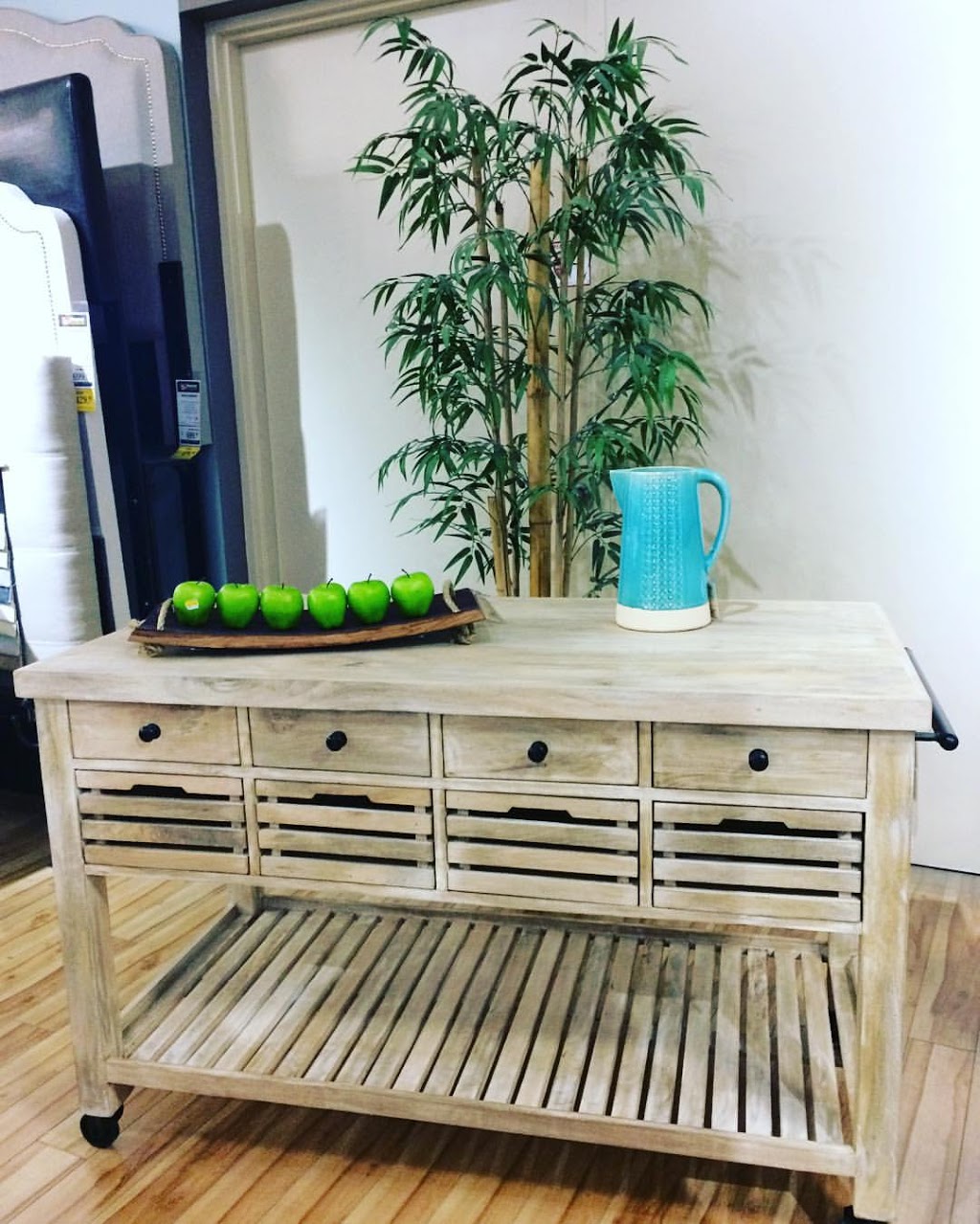 Gananoque Home Furniture | 875 Stone St N, Gananoque, ON K7G 3E4, Canada | Phone: (613) 382-3386