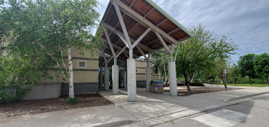 Steinbach Aquatic Centre | 330 Park Rd E, Steinbach, MB R5G 1V2, Canada | Phone: (204) 346-6207
