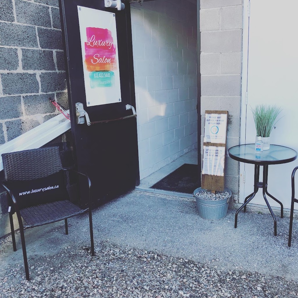 Luxury Salon | 156 Raglan St S, Renfrew, ON K7V 1R1, Canada | Phone: (613) 433-9449