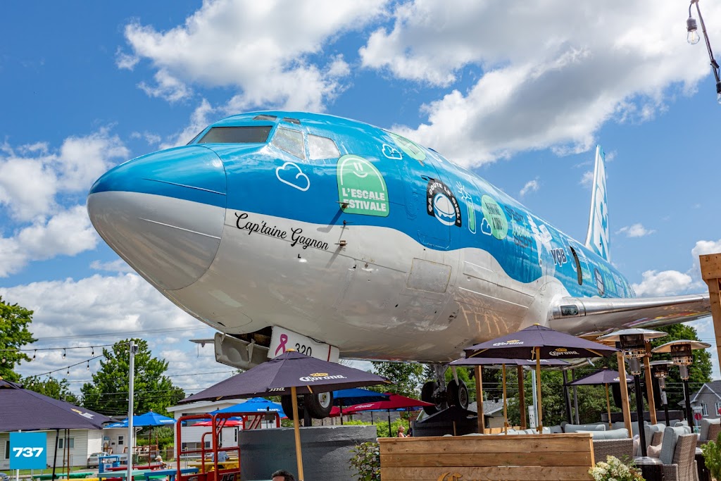 Le 737 | 937 Rue 9E de lAéroport, Québec, QC G2G 0M5, Canada | Phone: (418) 476-7737