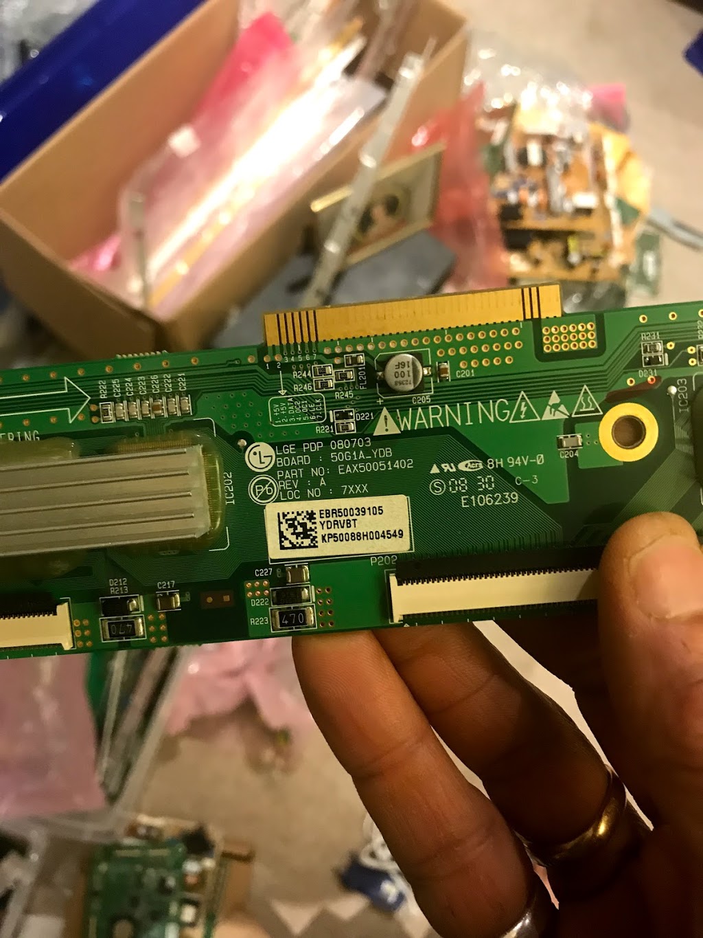 TV Repair Centre | 6677 Golden Hills Way, Mississauga, ON L5W 1P1, Canada | Phone: (905) 564-7171