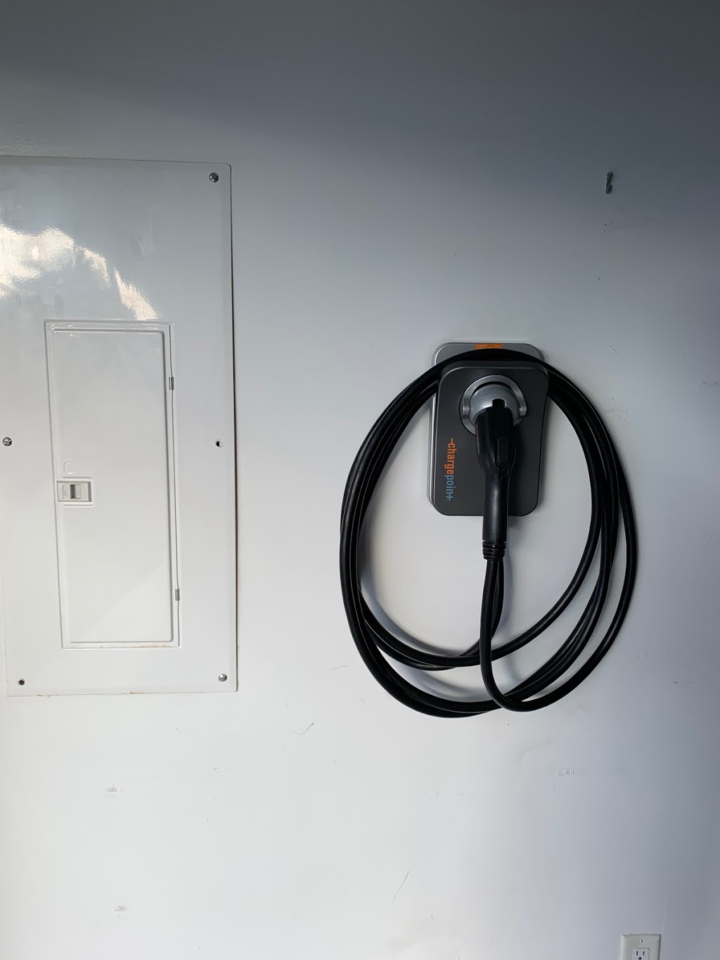 BC HighLight Electric | 723-6540 Hastings St, Burnaby, BC V5B 4Z5, Canada | Phone: (604) 225-4448