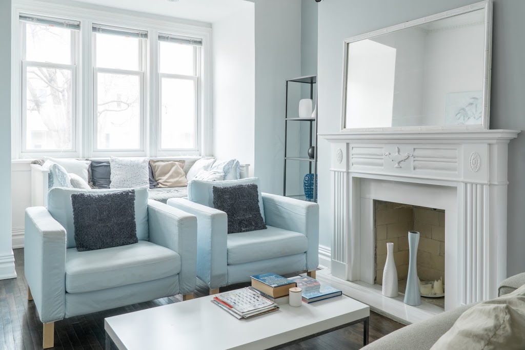 Burrow Inn By Urban North Inns | 10 Sullivan St, Toronto, ON M5T 1B9, Canada | Phone: (416) 591-5359