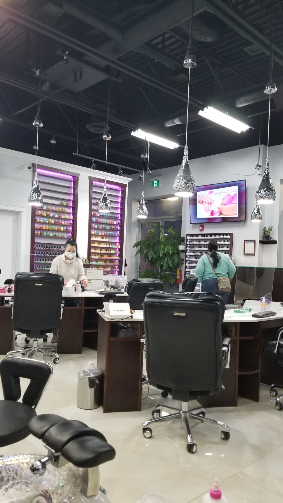 Minty Nail Salon Abbotsford | 3680 Townline Rd #103, Abbotsford, BC V2T 0G6, Canada | Phone: (604) 744-3939