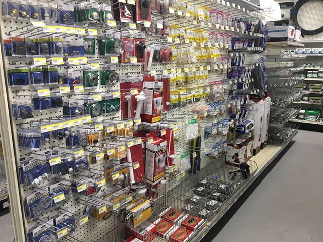 Wellington Esso & Hardware | 81 Sunset Dr, Wellington, PE C0B 2E0, Canada | Phone: (902) 854-3093