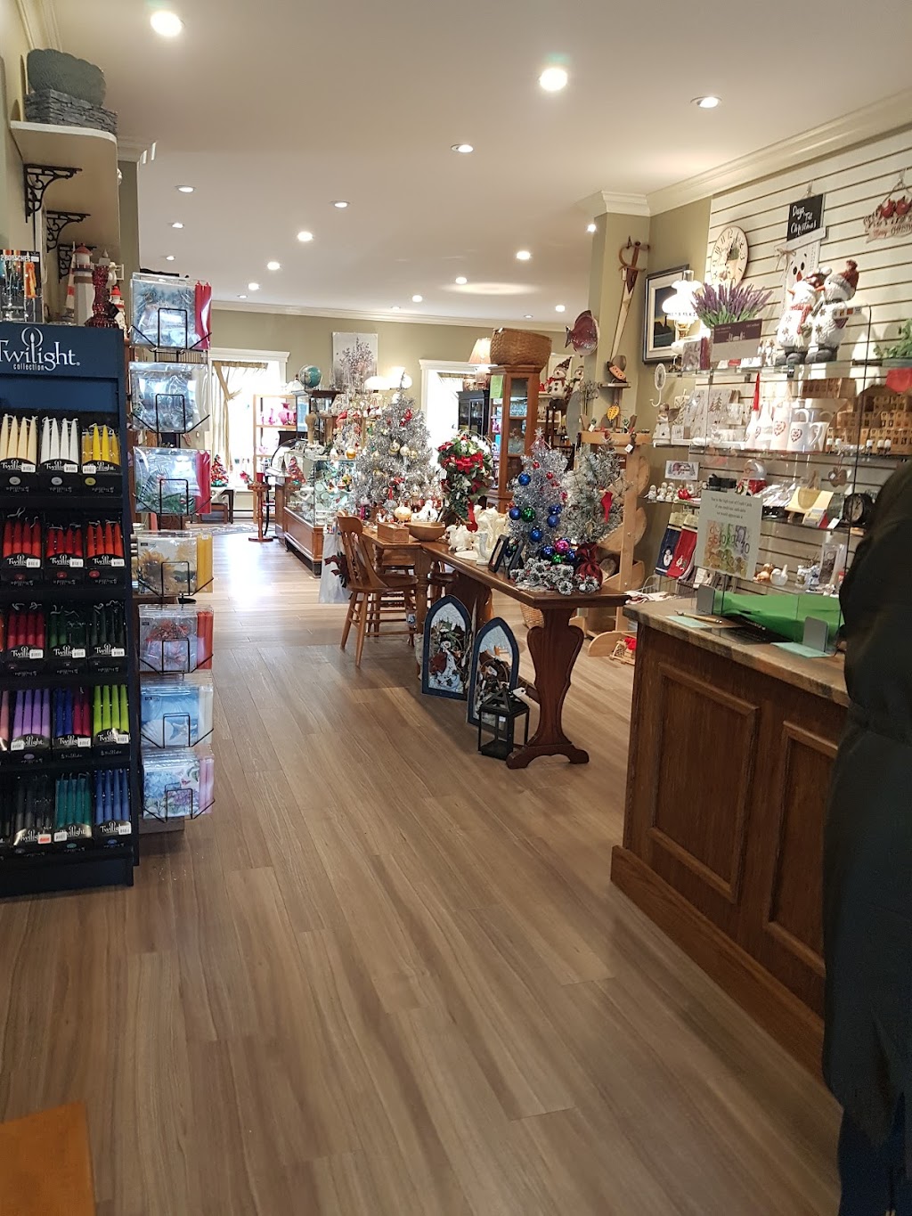 Grannys Antiques & Gifts | 7 Adam St, Antigonish, NS B2G 2G1, Canada | Phone: (902) 867-1177