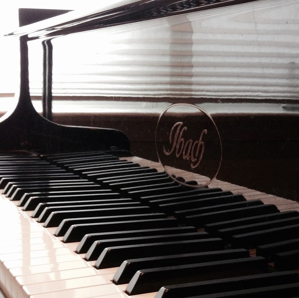 Highland Music Studios | 559 Upper Queen St, London, ON N6C 3T8, Canada | Phone: (519) 668-7717