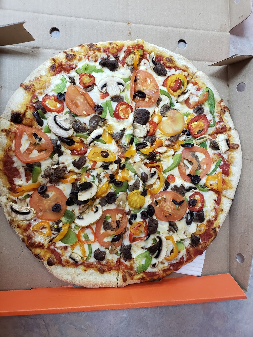 Pizza Pizza | 8750 Bayview Ave #18-19, Richmond Hill, ON L4B 4V9, Canada | Phone: (416) 967-1111
