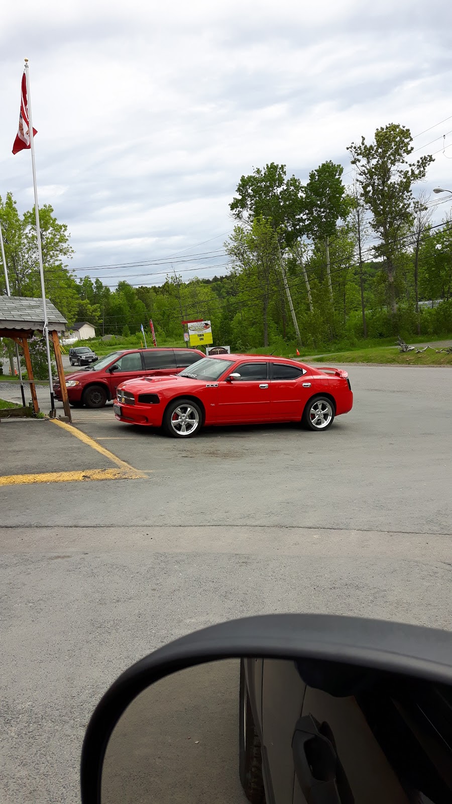 Bobs Smoke Shop | 11B Reserve Rd RR 1, Naughton, ON P0M 2M0, Canada | Phone: (705) 596-2627