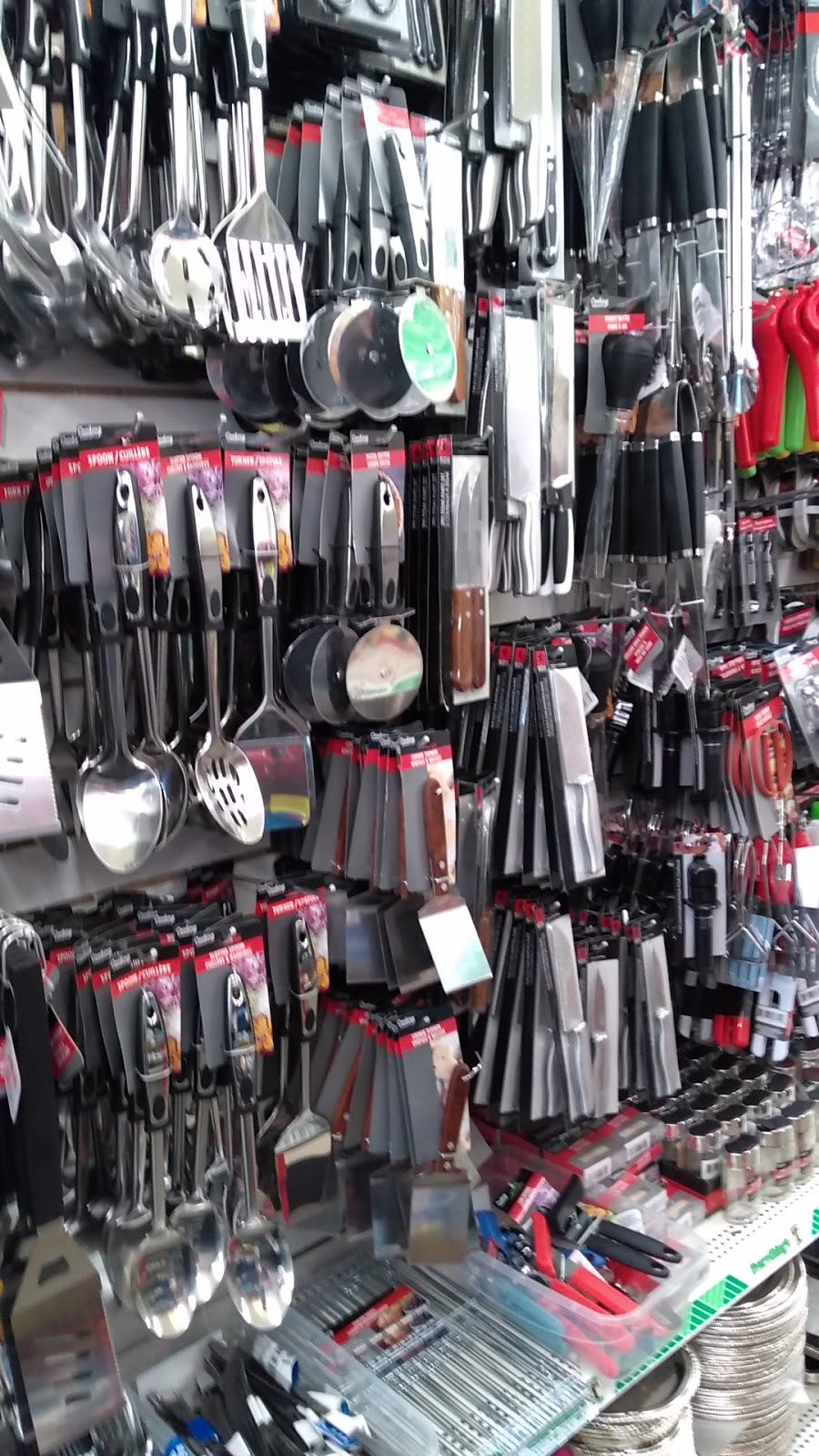Dollar Tree | 21 Helmcken Rd #110, Victoria, BC V8Z 5G5, Canada | Phone: (250) 658-9930