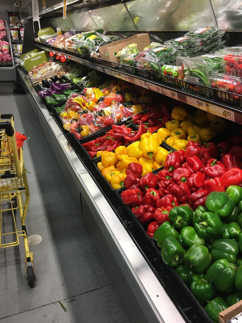 Ross & Lindsays No Frills | 1515 King St E, Cambridge, ON N3H 3R6, Canada | Phone: (866) 987-6453