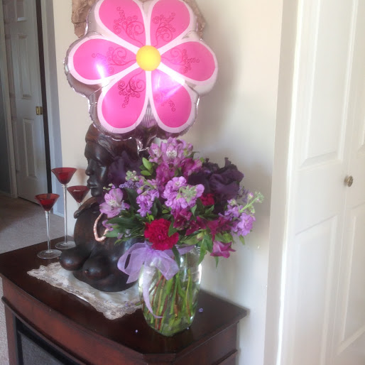 Creations By Mom & Me | florist | 2365 Gordon Dr #111, Kelowna, BC V1W 3C2, Canada | 2508608165 OR +1 250-860-8165