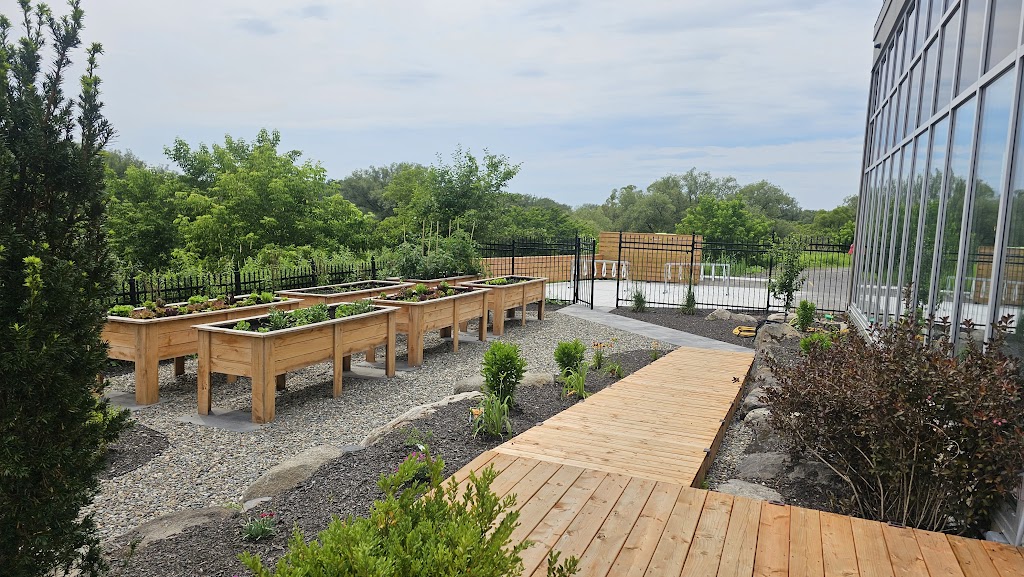 Le Roux | 65 Rue de la Rive Droite, Bromont, QC J2L 0A3, Canada | Phone: (450) 534-4444