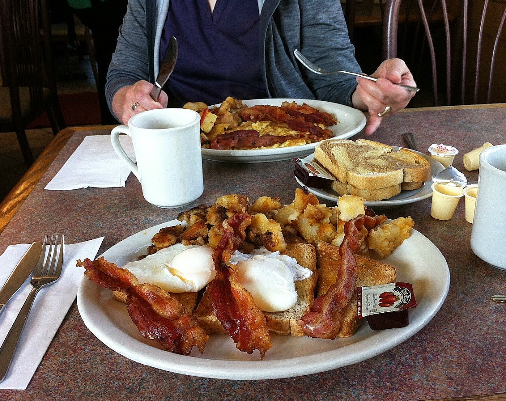 Chuckwagon Restaurant | 7 Ingersoll Road, Woodstock, ON N4S 2R1, Canada | Phone: (519) 539-2522